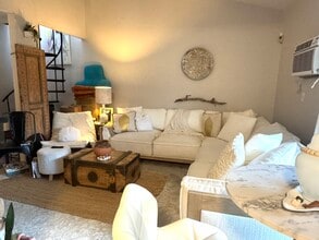 137 Burgundy Hill Ln in Middletown, CT - Building Photo - Building Photo