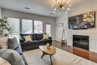 7007 Longmeadow Dr, Unit ID1056390P in Sachse, TX - Foto de edificio - Building Photo