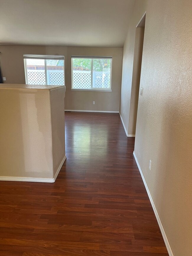 862 NW Oak Ln in Redmond, OR - Building Photo - Building Photo