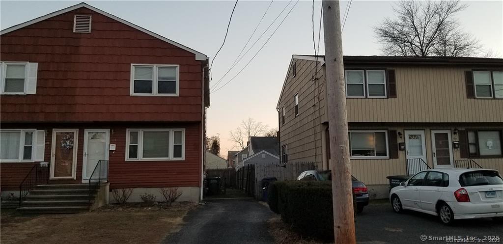 104 Yacht St in Bridgeport, CT - Building Photo