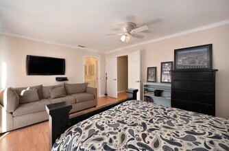 9348 Blue Oak Dr in Orangevale, CA - Foto de edificio - Building Photo