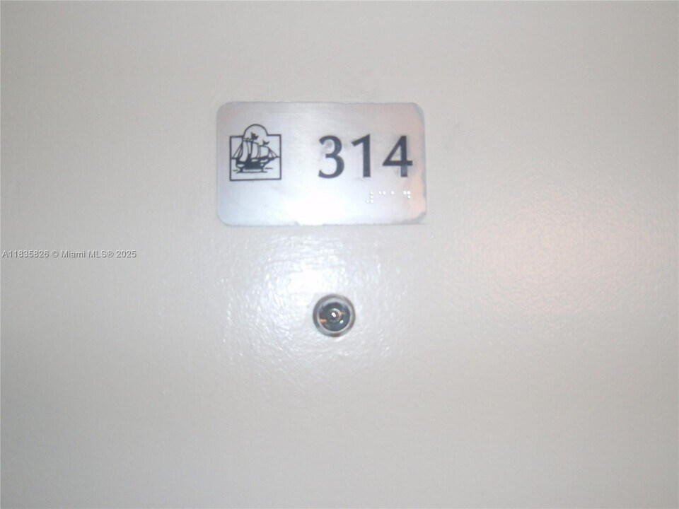 6969 Collins Ave in Miami, FL - Building Photo