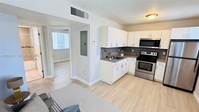 1737 NW 3rd Ave in Miami, FL - Building Photo - Building Photo