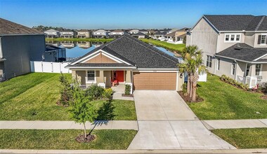 33746 Astoria Cir in Zephyrhills, FL - Foto de edificio - Building Photo