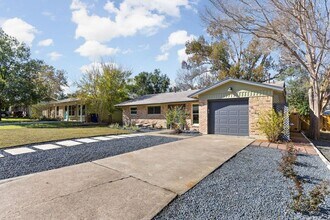 2704 Nottingham Ln in Austin, TX - Building Photo - Building Photo