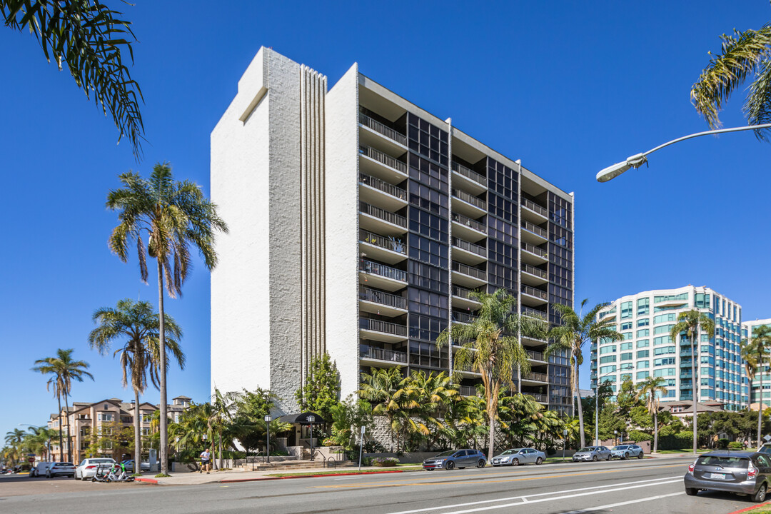 Bellefontaine Tower in San Diego, CA - Building Photo