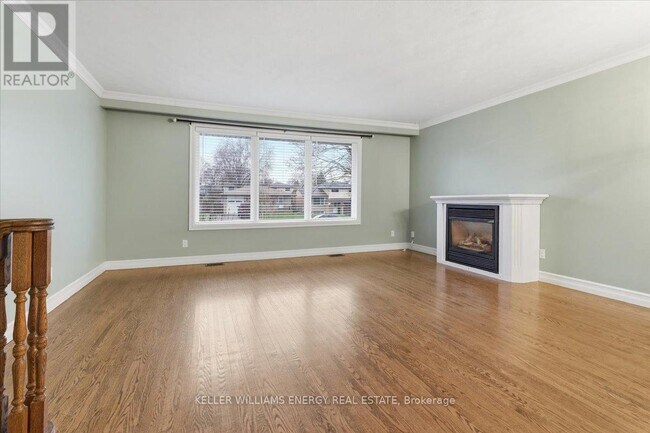 317 Central Park Blvd N in Oshawa, ON - Building Photo - Building Photo