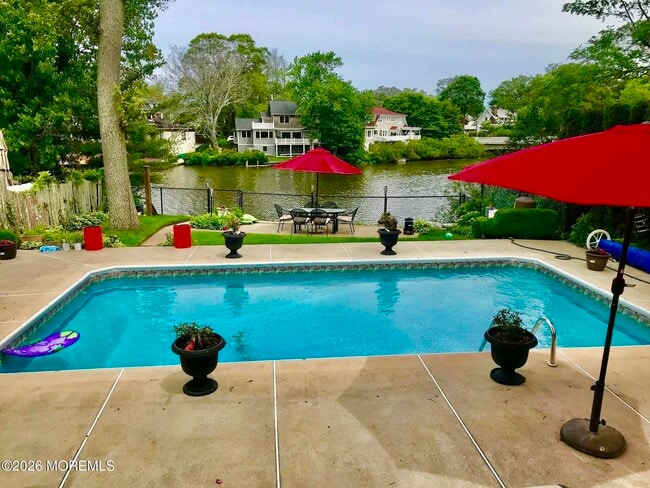 1305 Locust Dr in Asbury Park, NJ - Building Photo - Building Photo