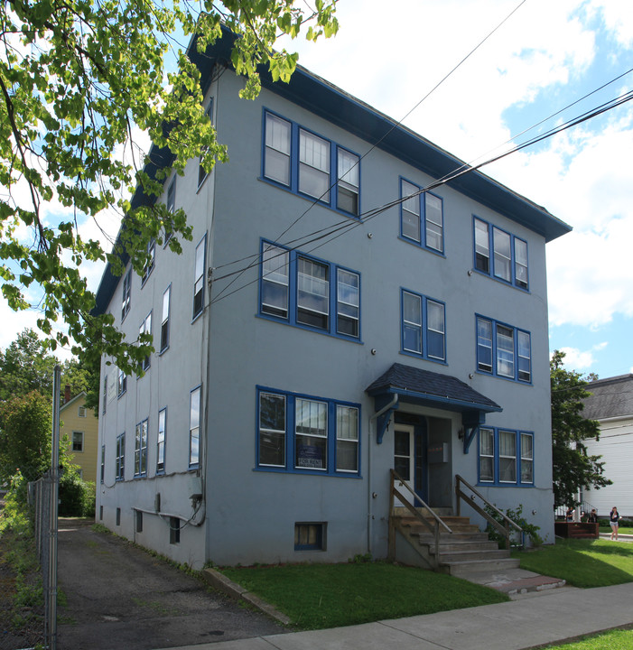 86 Oak St in Binghamton, NY - Building Photo