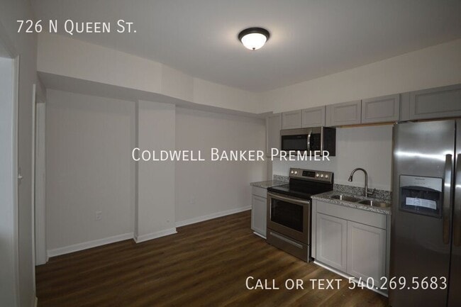 726 N Queen St in Martinsburg, WV - Building Photo - Building Photo