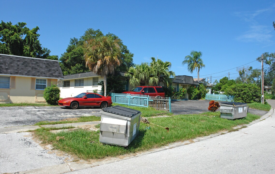 1273 Pierce St in Clearwater, FL - Foto de edificio