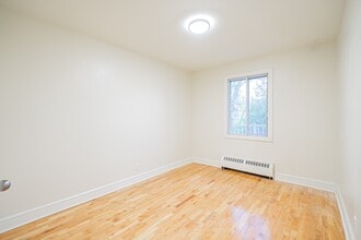 6880-625e 25e Ave in Montréal, QC - Building Photo - Building Photo