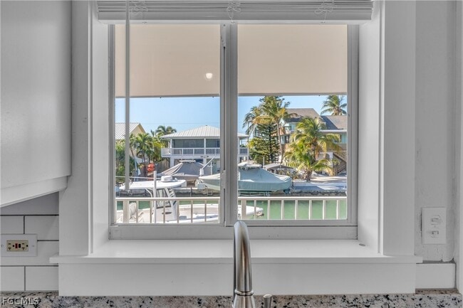 property at 280 Airport Dr S