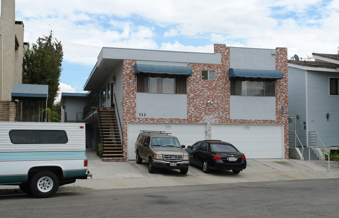 712 N Isabel St in Glendale, CA - Building Photo