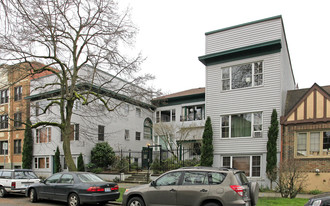 213-217 17th Ave E Apartments