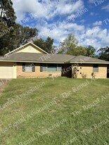 3901 Blanks Street in Monroe, LA - Building Photo