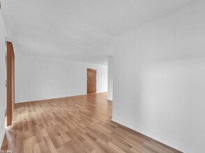 3856 S Parkway Dr in Northbrook, IL - Building Photo - Building Photo