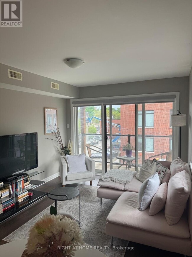 307-307 Picton Ave in Ottawa, ON - Building Photo - Building Photo