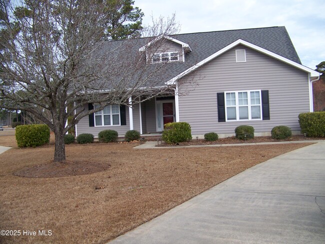 206 Slow Ln in Morehead City, NC - Building Photo - Building Photo