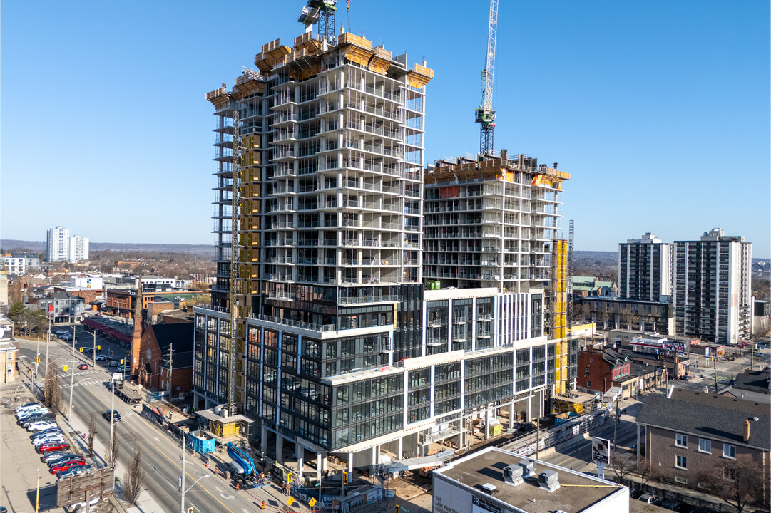 117 John St N in Hamilton, ON - Building Photo