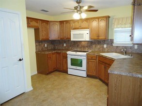 4823 Belair Blvd in Wichita Falls, TX - Building Photo - Building Photo