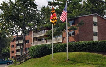 The Milano in Oxon Hill, MD - Foto de edificio - Building Photo