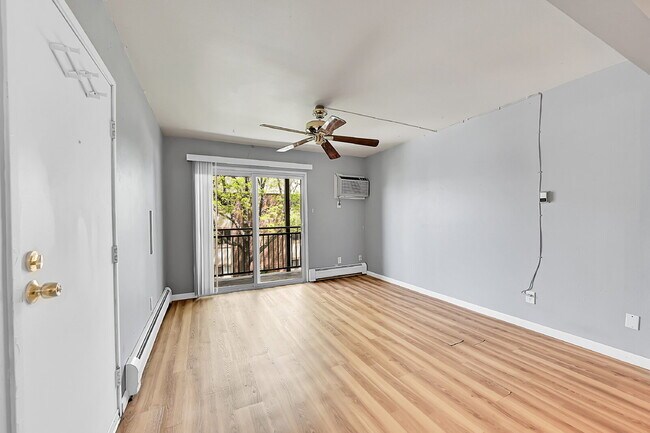5995 W Hampden Ave in Denver, CO - Building Photo - Building Photo