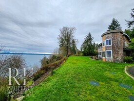 31710 Sunrise Beach Ct NE in Kingston, WA - Building Photo