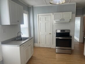 33 Cherry St in Lynn, MA - Building Photo - Building Photo