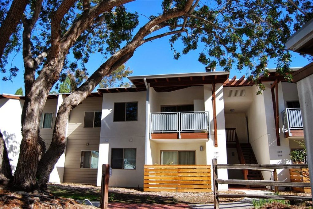 1820 S El Camino Real, Unit 207 in Encinitas, CA - Building Photo