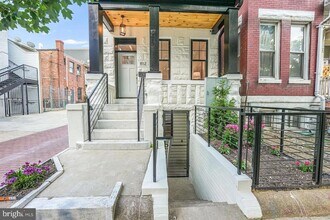 812 6th St NE, Unit 161 in Washington, DC - Building Photo - Building Photo
