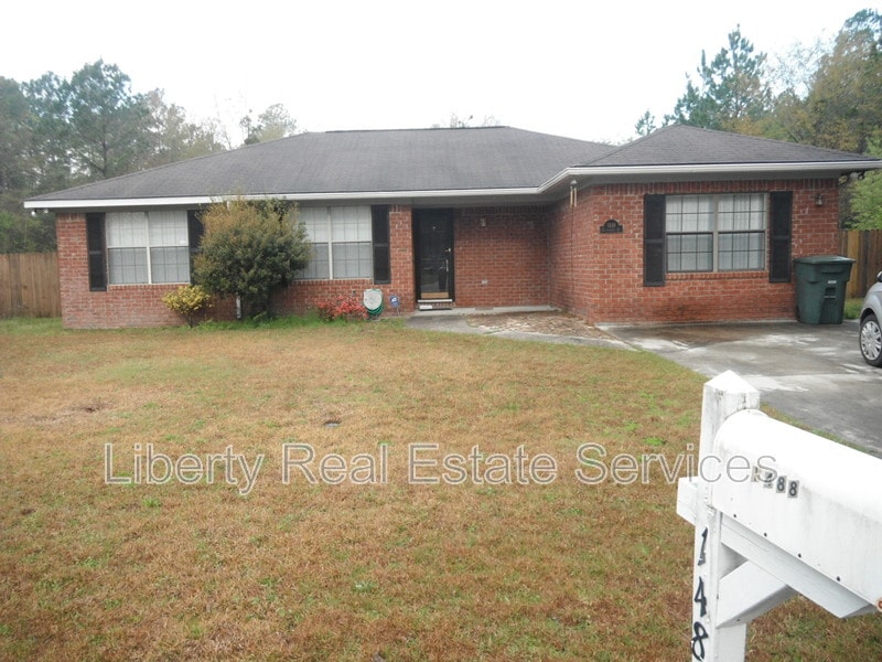 1488 Flo Zechman Dr in Hinesville, GA - Building Photo