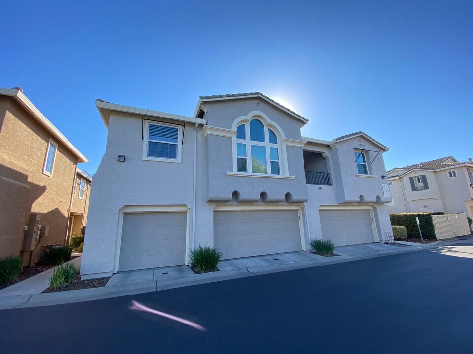 7515 Sheldon Rd in Elk Grove, CA - Building Photo