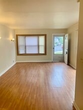1H S Fernwood Dr in Bolingbrook, IL - Building Photo - Building Photo