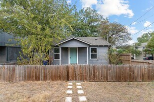 204 Lessin Ln in Austin, TX - Building Photo