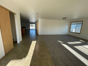 6606 S Lucas St in Cheney, WA - Foto de edificio - Building Photo
