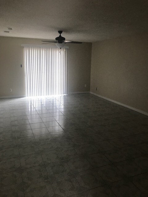 2700 N 28th 1/2 in McAllen, TX - Foto de edificio - Building Photo