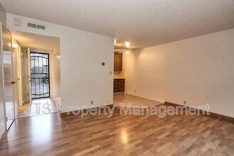 2722 26th St in Sacramento, CA - Building Photo - Building Photo