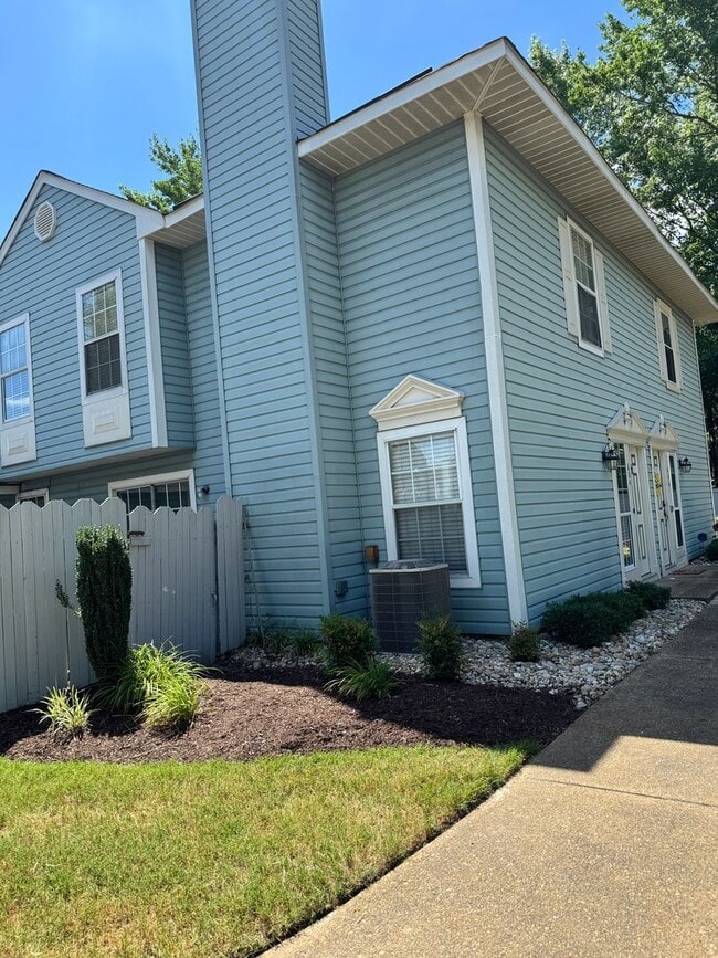 604 Barwick Ct