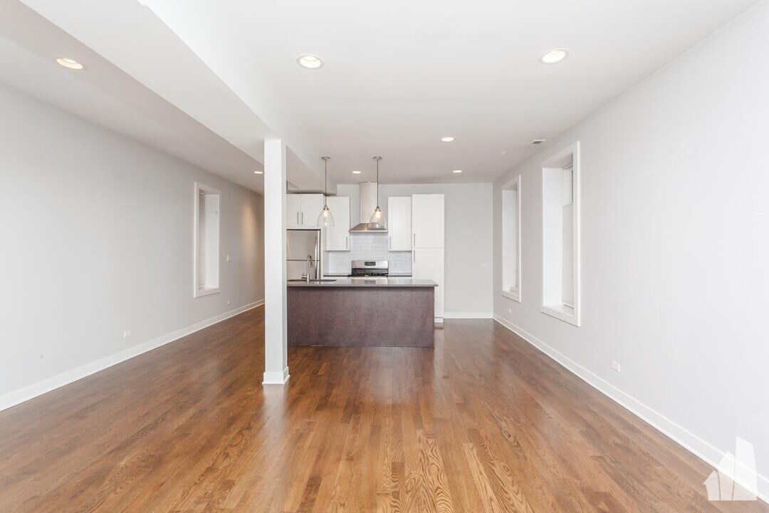 2014 N Wolcott Ave in Chicago, IL - Building Photo