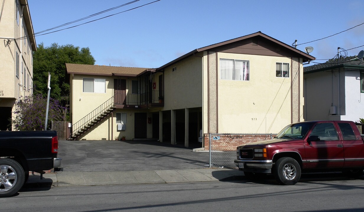 521 Hampshire Ave in Redwood City, CA - Building Photo