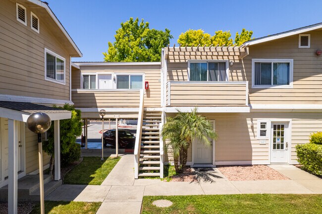 Fairchild Apartments in Mountain View, CA - Building Photo - Building Photo