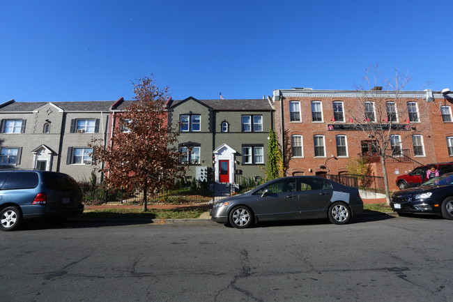 719 12th St SE in Washington, DC - Building Photo - Building Photo