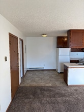 1402 Division St W in Faribault, MN - Building Photo - Building Photo