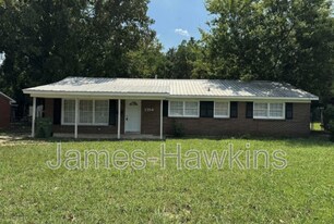 1384 Devonshire Dr in Montgomery, AL - Building Photo
