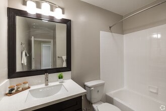 Villa Park in Van Nuys, CA - Building Photo - Building Photo