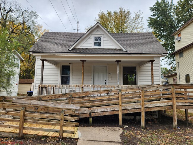 property at 1015 SW Munson Ave