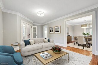 8 Highland Ave in Maplewood, NJ - Building Photo - Building Photo