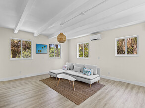 9445 Jimmy Buffett Mem Hwy in Vero Beach, FL - Building Photo - Building Photo