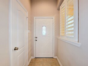 206 Whispering Ridge Terrace in Houston, TX - Building Photo - Building Photo